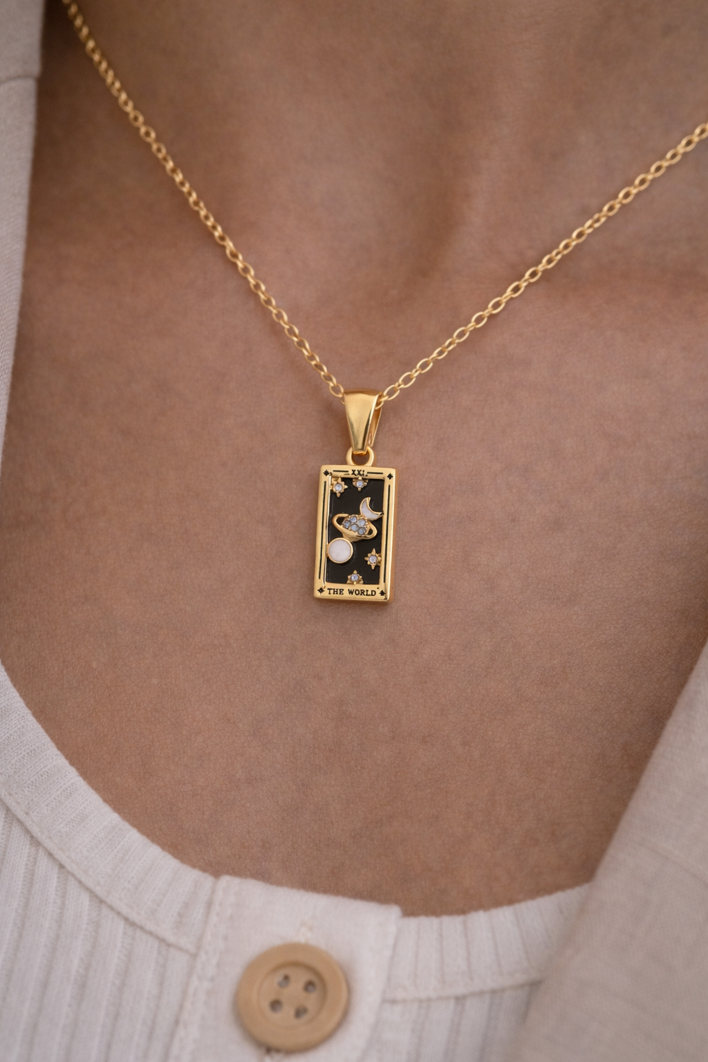 Le Monde • Plaqué Or 18K & Émail Noir
